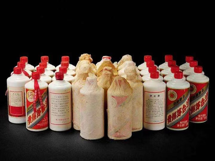 龙湖镇日照岚山回收酒价格哪里回收(附近上门回收茅台酒）?